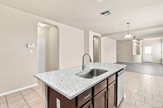162 Golden Wren, San Antonio, TX 78253