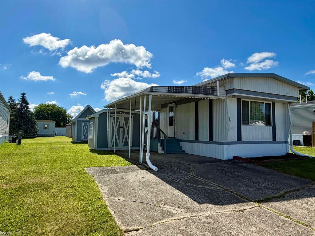 68 Clydesdale Street, Mt Morris, MI 48458