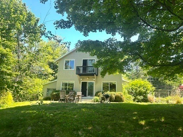 120 Charles River St, Needham, MA 02492