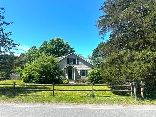 120 Charles River St, Needham, MA 02492