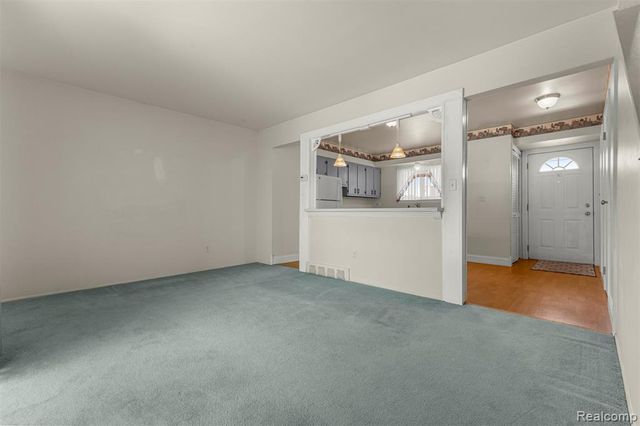 29156 Manchester Street, Westland, MI 48185