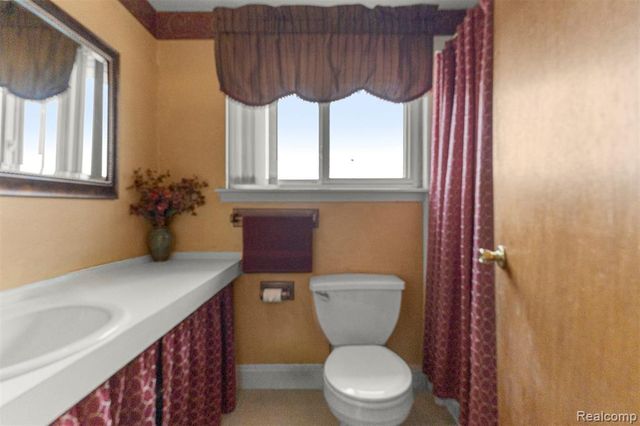 29156 Manchester Street, Westland, MI 48185