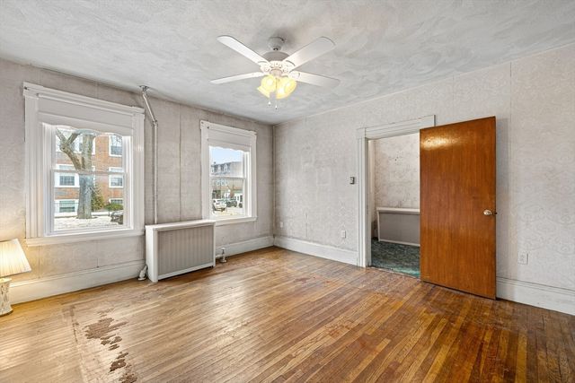 867 E. Broadway, Boston, MA 02127