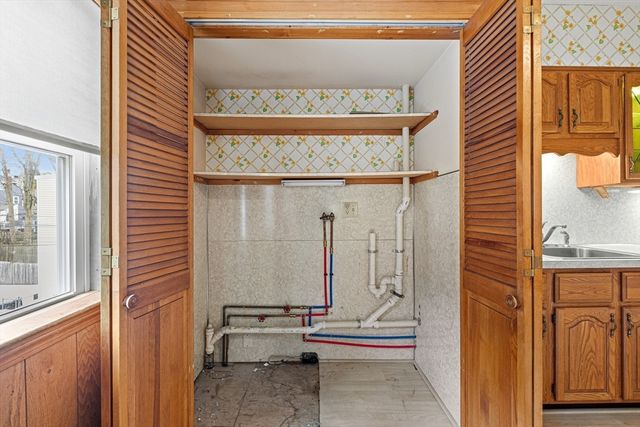 867 E. Broadway, Boston, MA 02127