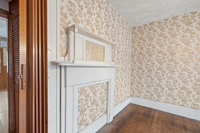 867 E. Broadway, Boston, MA 02127