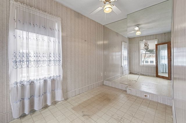 867 E. Broadway, Boston, MA 02127