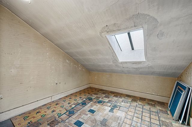 867 E. Broadway, Boston, MA 02127