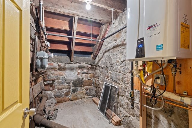 867 E. Broadway, Boston, MA 02127