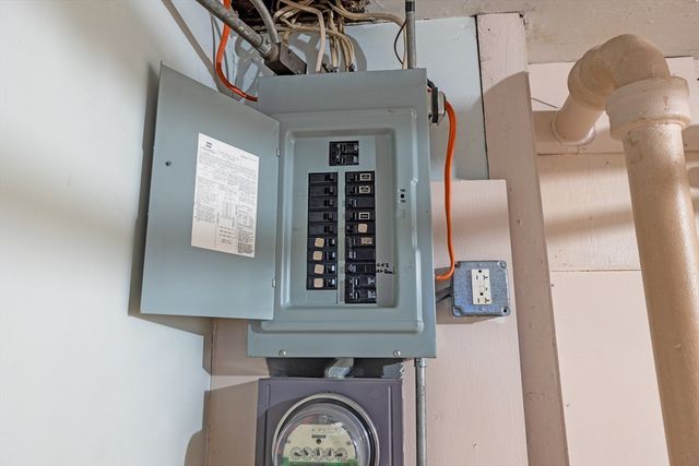 867 E. Broadway, Boston, MA 02127