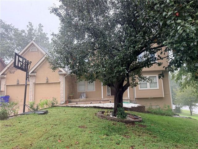 5904 Albervan Street, Shawnee, KS 66216
