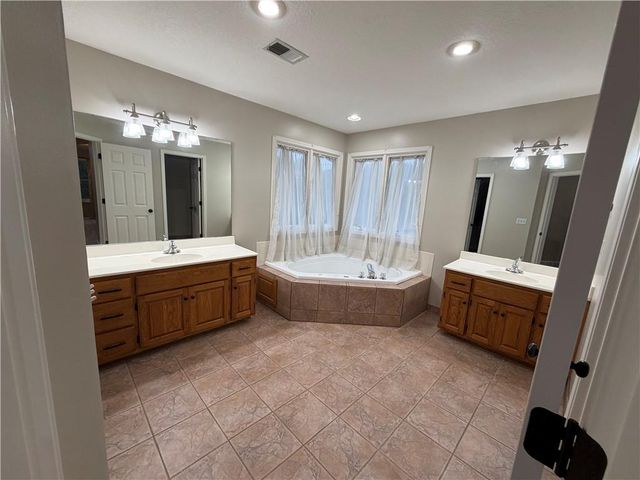 5904 Albervan Street, Shawnee, KS 66216
