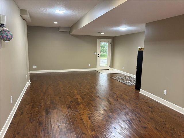 5904 Albervan Street, Shawnee, KS 66216