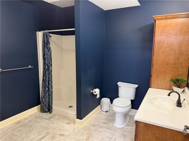 5904 Albervan Street, Shawnee, KS 66216
