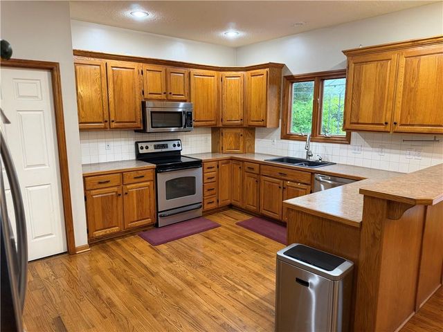 5904 Albervan Street, Shawnee, KS 66216