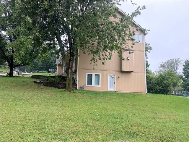 5904 Albervan Street, Shawnee, KS 66216