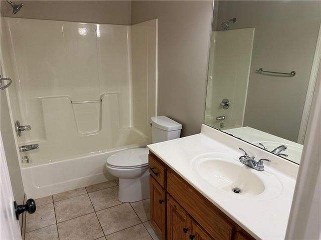 5904 Albervan Street, Shawnee, KS 66216