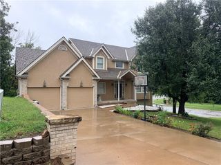 5904 Albervan Street, Shawnee, KS 66216
