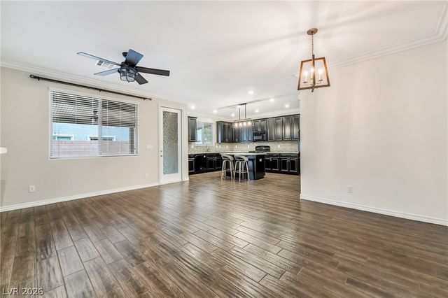 900 Lotus Falls Street, Henderson, NV 89052