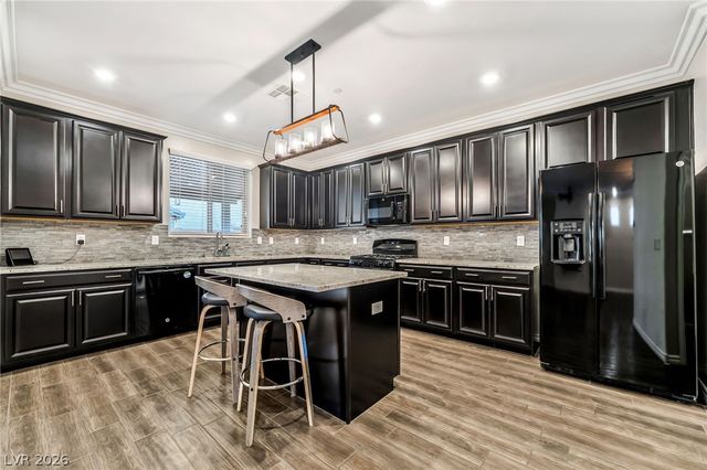 900 Lotus Falls Street, Henderson, NV 89052