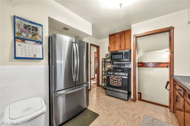 6311 Laverne Avenue, Parma, OH 44129