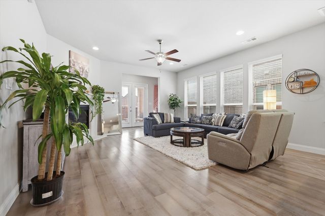 3424 Poinsettia Way, Irving, TX 75038