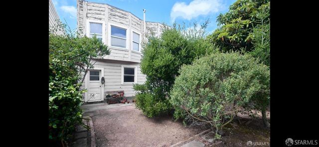 1055 Cayuga Avenue, San Francisco, CA 94112