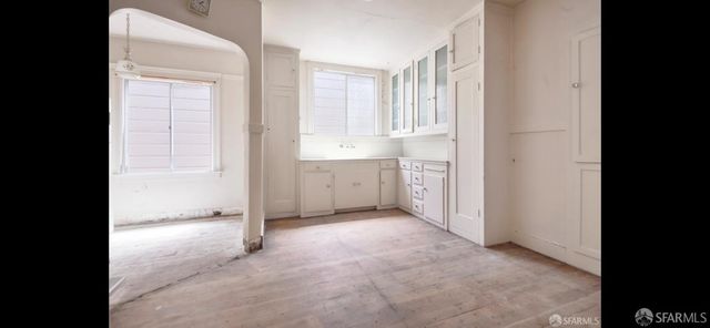 1055 Cayuga Avenue, San Francisco, CA 94112
