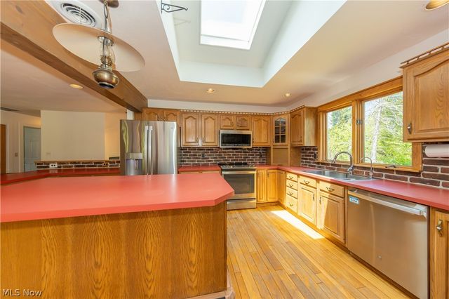 7969 Dines Road, Russell, OH 44072