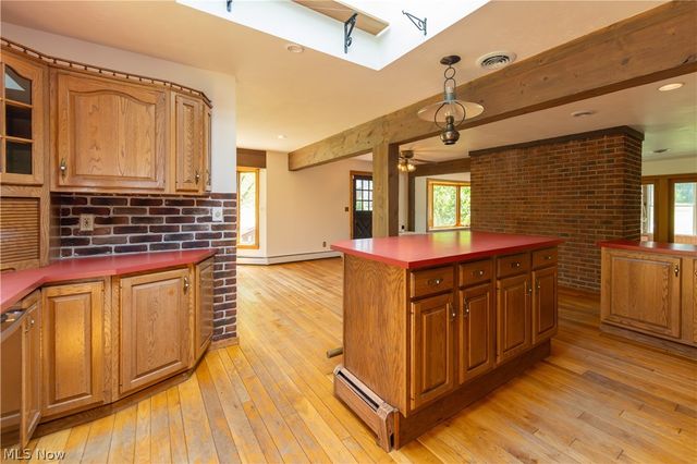 7969 Dines Road, Russell, OH 44072