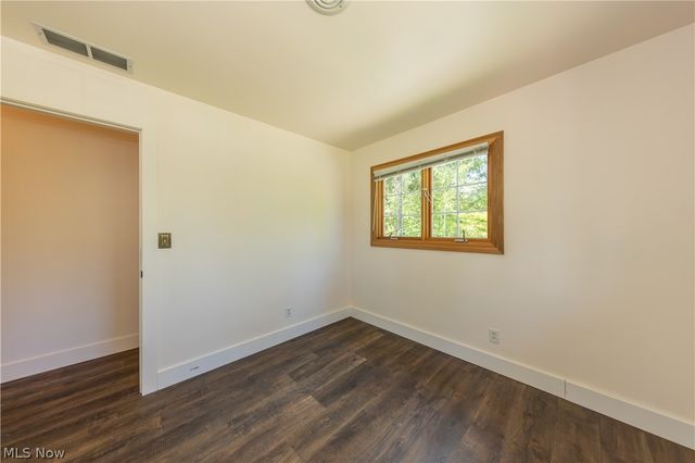 7969 Dines Road, Russell, OH 44072