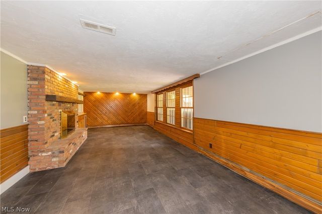 7969 Dines Road, Russell, OH 44072