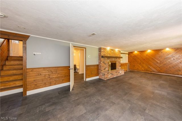 7969 Dines Road, Russell, OH 44072