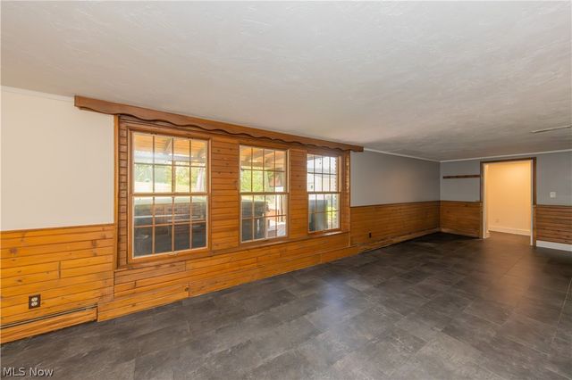 7969 Dines Road, Russell, OH 44072