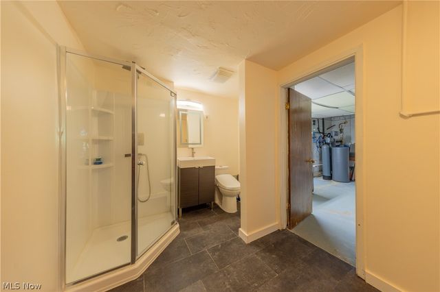 7969 Dines Road, Russell, OH 44072