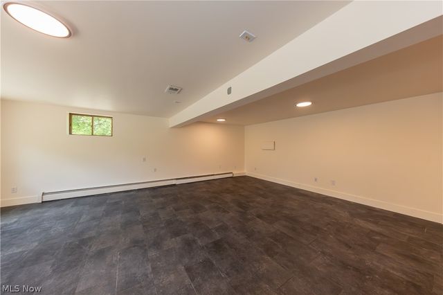 7969 Dines Road, Russell, OH 44072