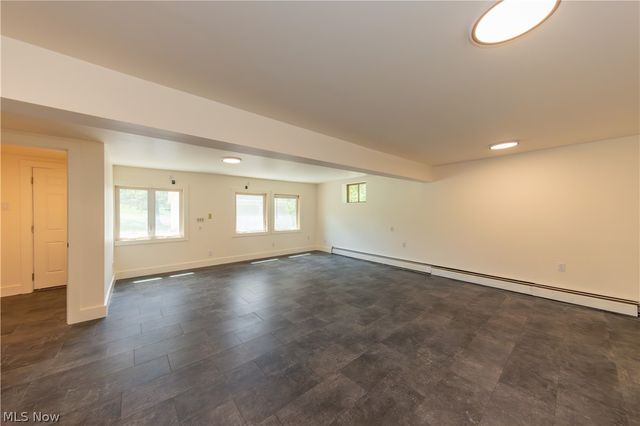 7969 Dines Road, Russell, OH 44072