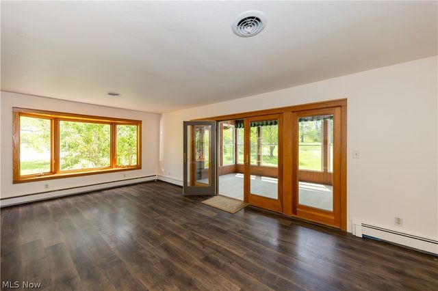 7969 Dines Road, Russell, OH 44072