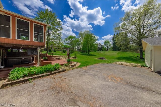 7969 Dines Road, Russell, OH 44072