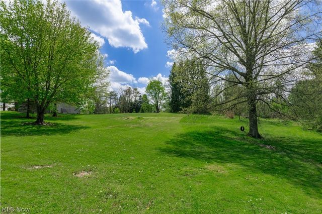 7969 Dines Road, Russell, OH 44072