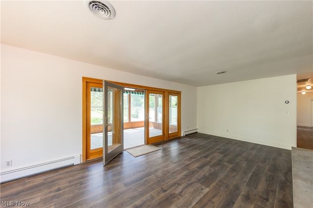 7969 Dines Road, Russell, OH 44072