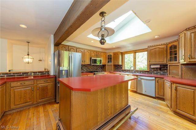 7969 Dines Road, Russell, OH 44072