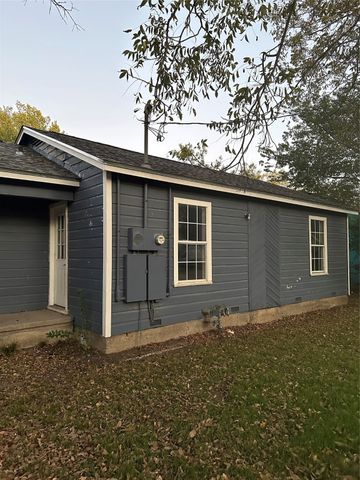 140 Lopez Street, Bellmead, TX 76705