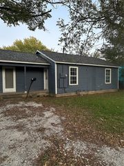 140 Lopez Street, Bellmead, TX 76705