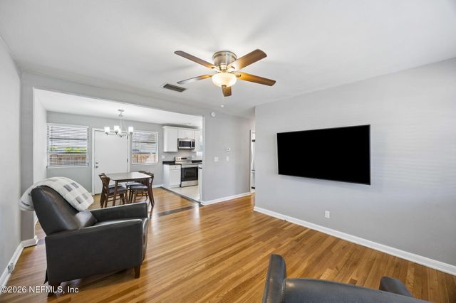 1655 CHALLEN Avenue, Jacksonville, FL 32205