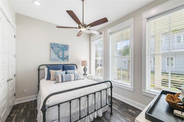 125 Fish Hook Lane, Port Aransas, TX 78373