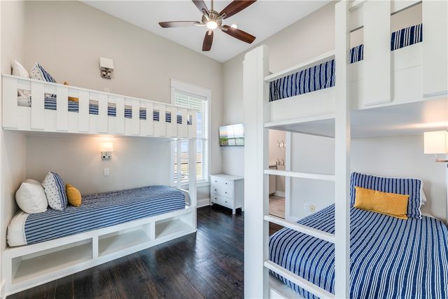 125 Fish Hook Lane, Port Aransas, TX 78373