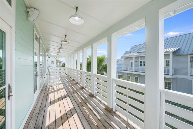 125 Fish Hook Lane, Port Aransas, TX 78373