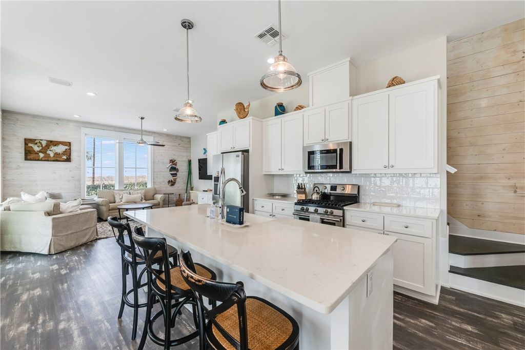125 Fish Hook Lane, Port Aransas, TX 78373 — photo 2