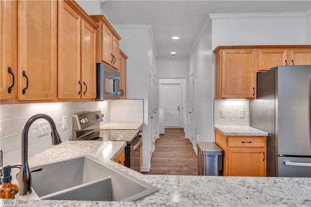 24 Hunters Woods Boulevard D, Canfield, OH 44406