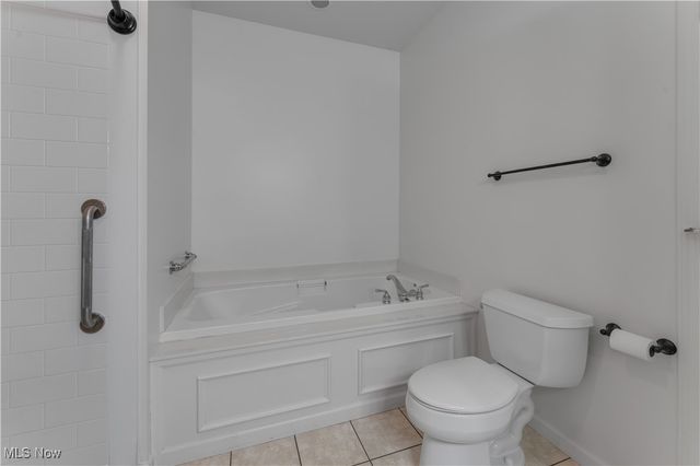 24 Hunters Woods Boulevard D, Canfield, OH 44406